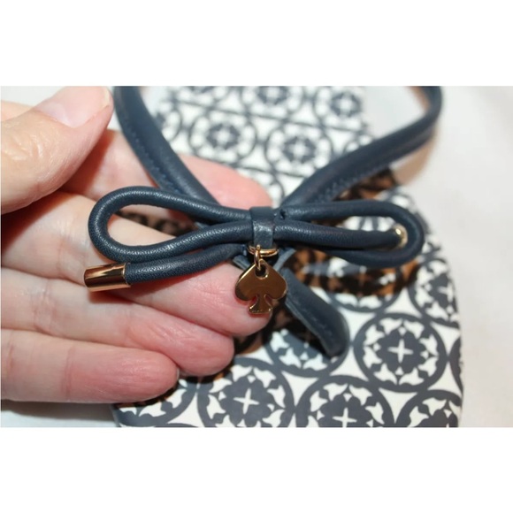 Kate Spade leather bow flip flops sandals - Picture 2 of 8